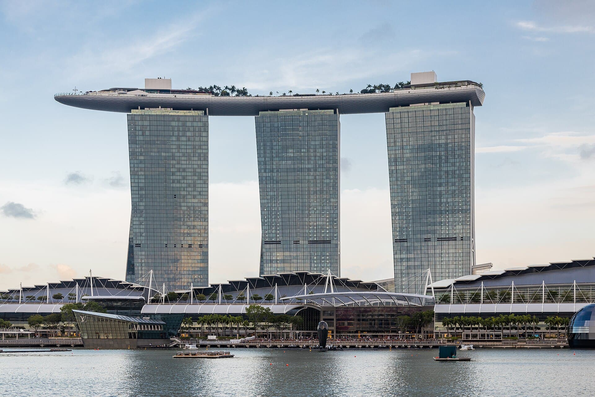 Marina Bay Sands and the Singapore skyline at dusk